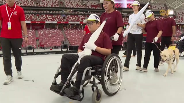 前线追踪 | 小六会考要到了 他坐轮椅也要上场
