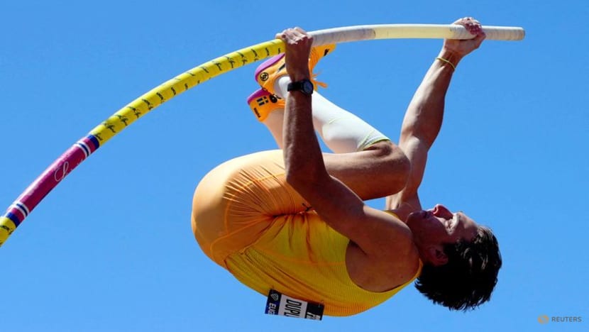 Duplantis defies gravity again, sets pole vault world record for 13th time Duplantis defies gravity again, sets pole vault world record for 13th time