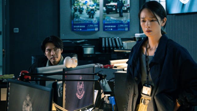 一改帅气形象化身邋遢警察，陈伟霆把刘雅瑟当自己女儿看待！