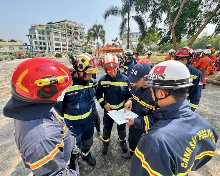 SCDF team recovers body from Myanmar quake debris