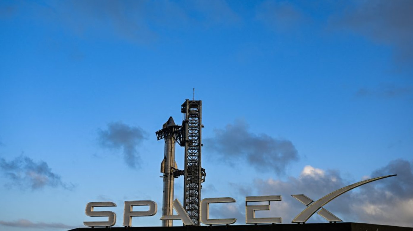 SpaceX星舰太空船进行例行测试时爆炸 所幸无人员伤亡