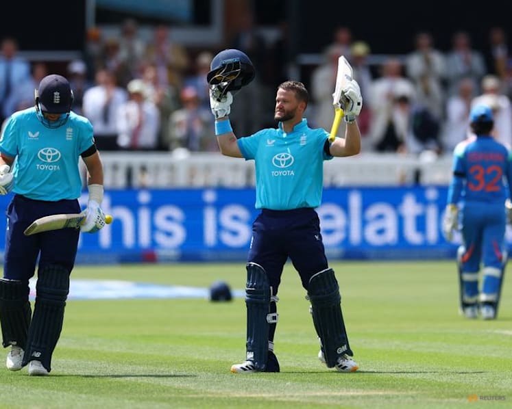 Duckett's big century sets up England series win over India