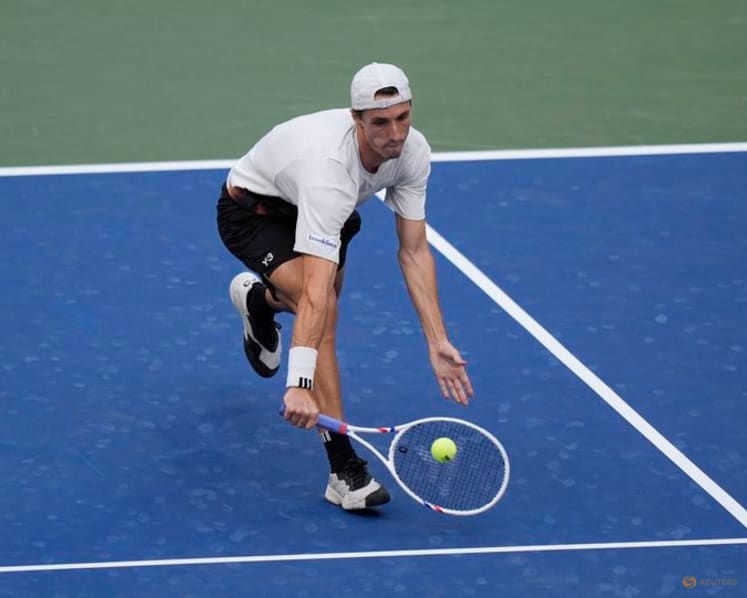 Former doubles world number one Salisbury retires