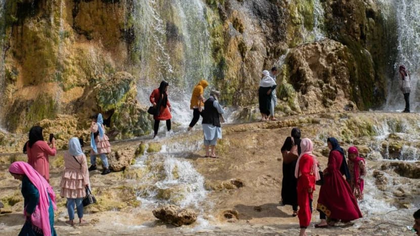 Taliban larang wanita masuki Taman Band-e-Amir 