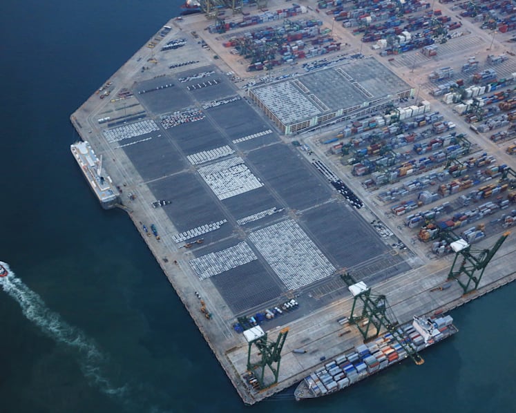 S’pore exports fall by 5.9% in Feb, as US tariffs cloud outlook for rest of the year