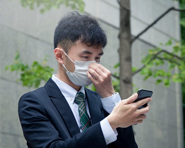 Apple’s iOS 14.5 lets iPhone users unlock device with face mask on
