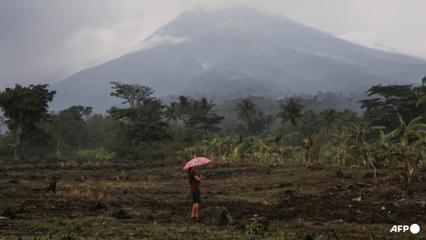 Volcano in Philippines spews ash 3km into the sky Volcano in Philippines spews ash 3km into the sky