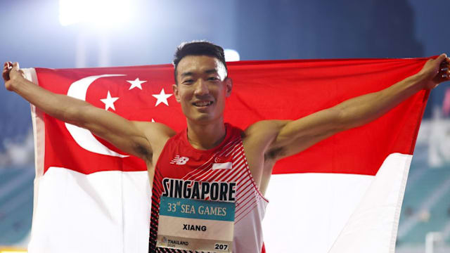 洪晨翔110米跨栏摘银 刷新个人和全国纪录