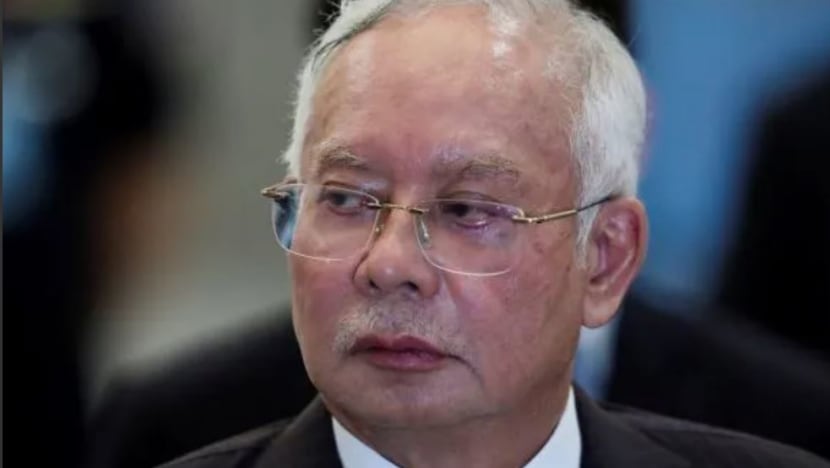 Hukuman penjara mantan PM Najib dikurangkan separuh kepada 6 tahun: sumber rasmi Hukuman penjara mantan PM Najib dikurangkan separuh kepada 6 tahun: sumber rasmi