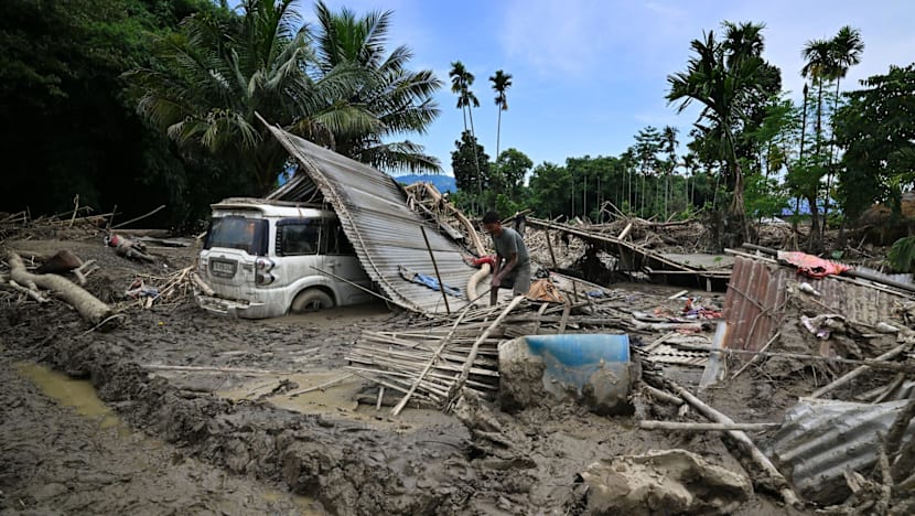 India monsoon floods, landslides kill more than 100 since July