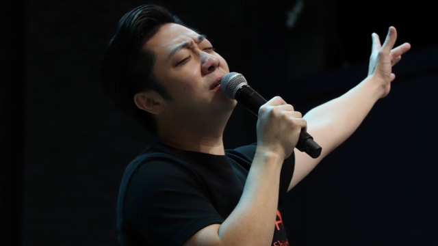 父母抵台奔丧需居家隔离3天　艾成FB重开供追忆