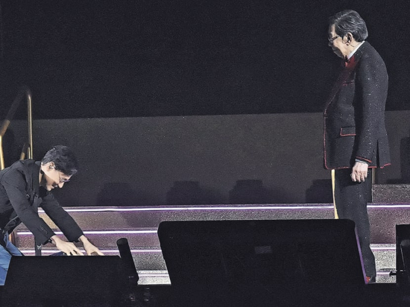 Jacky Cheung Kowtows To Godfather Wu Fung, 90, At The Latter's Concert