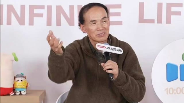 暂不奋斗先“啃老” 中国名校教授建议年轻人探索世界
