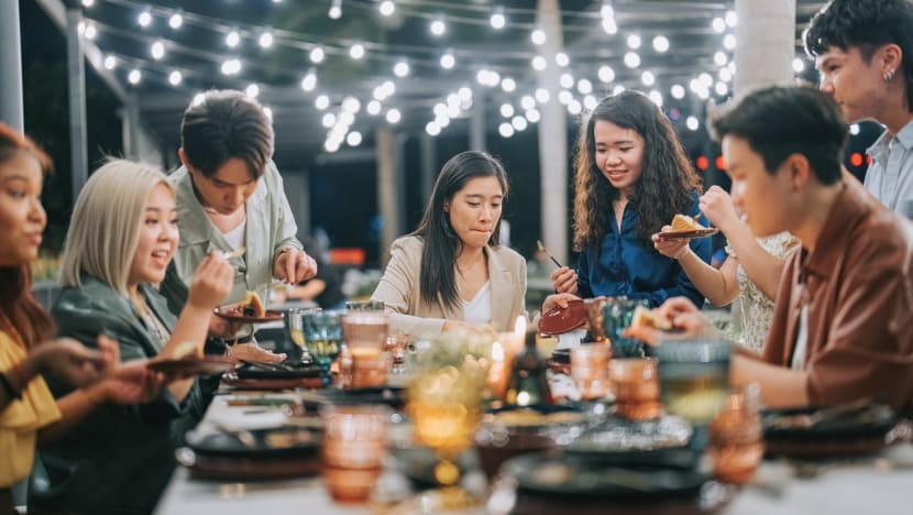 Ingin makan mewah dengan teman tapi dia lagi bokek? Ini tipsnya! Ingin makan mewah dengan teman tapi dia lagi bokek? Ini tipsnya!
