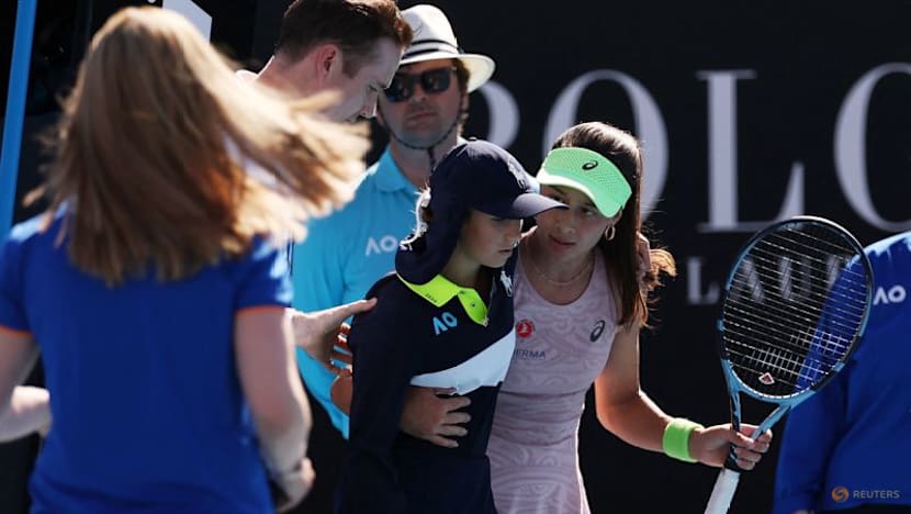 Sonmez becomes fan favourite in Melbourne after coming to aid of ball girl
