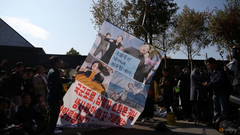 South Korean officials block bid to send balloons carrying leaflets into North