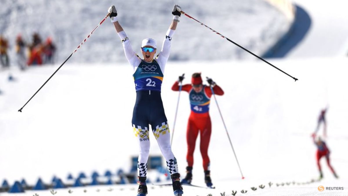 Crosscountry-Sweden win women's team sprint, Switzerland rally to take silver
