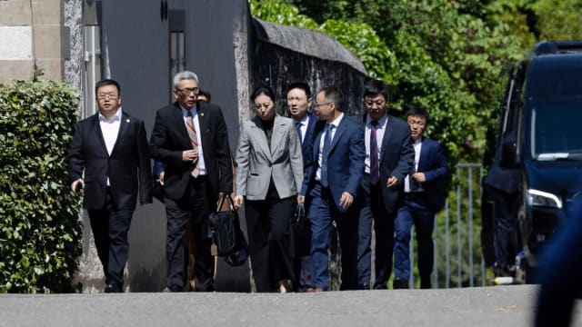 中美高层瑞士第二天续谈 盼为关税问题找出路