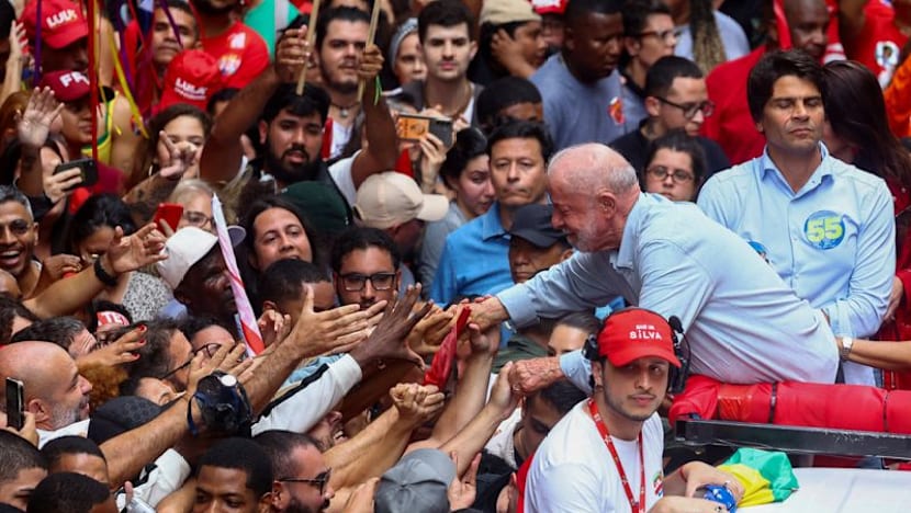 Lula, Bolsonaro trade blows in final scramble for votes in Brazil