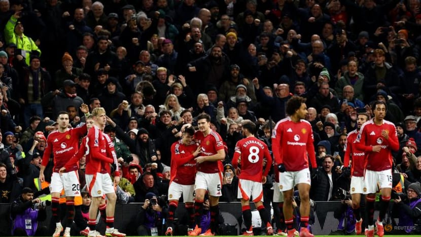 Late Martinez strike earns Man Utd much-needed victory at Fulham