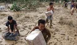 Starvation fears as Indonesia flood deaths rise over 900