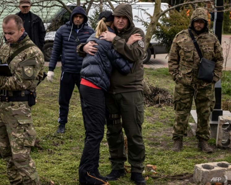 Commentary: Most Ukrainians refuse to compromise on territory, but not all are equally willing to make peace