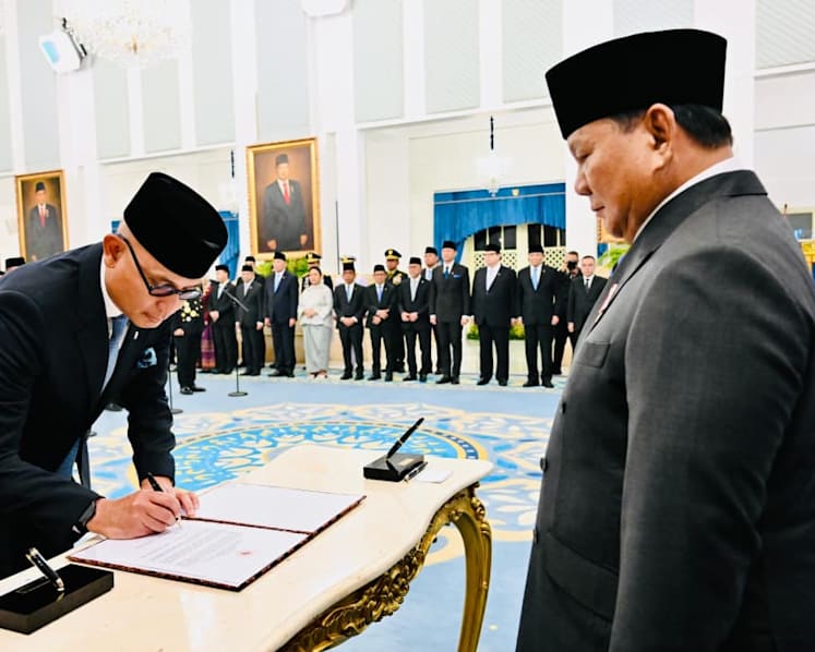 Apa sinyal di balik ‘reshuffle’ kabinet terbesar Prabowo?