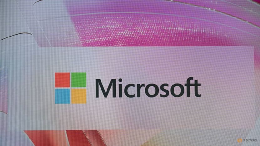 Apple, Amazon shares slip after hours; tech shares jump earlier