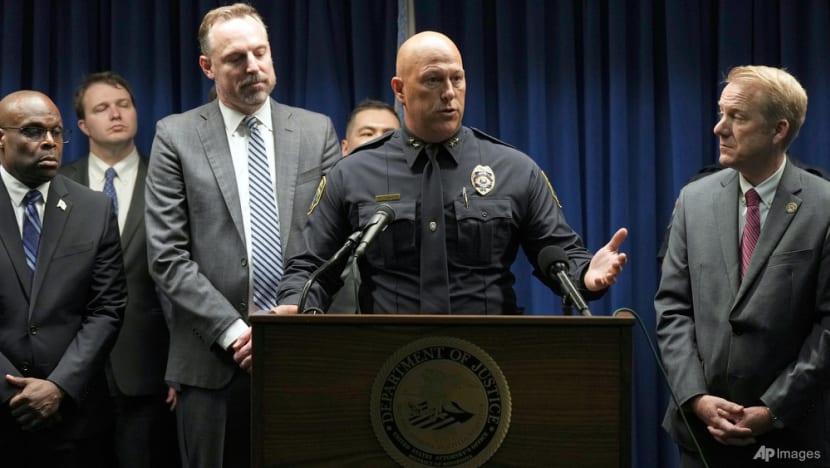 Suspect in Minnesota lawmaker killing visited other legislators' homes, prosecutors say Suspect in Minnesota lawmaker killing visited other legislators' homes, prosecutors say