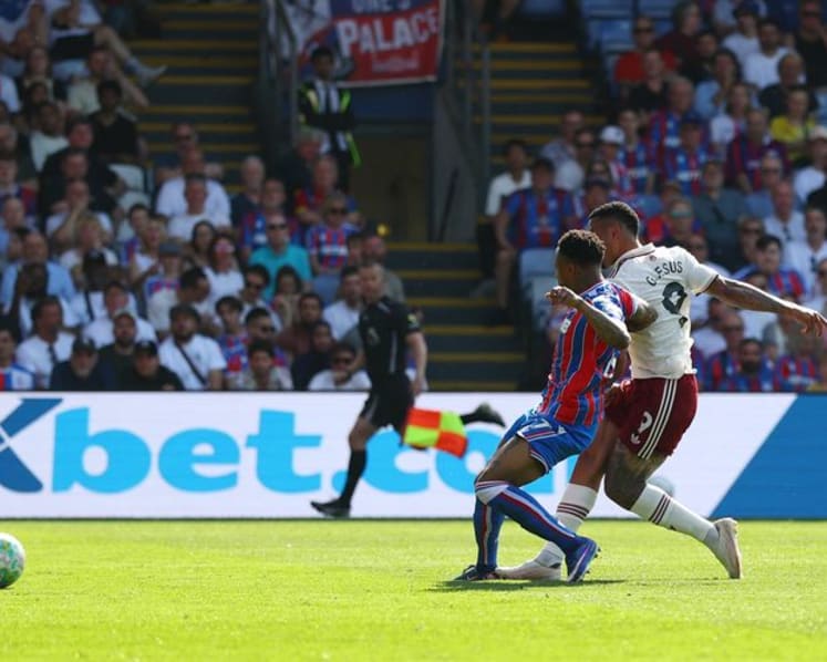 Champions Arsenal finish Premier League season on high with win at Palace