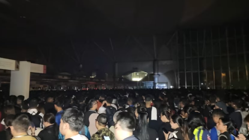  Barisan panjang di pusat pemeriksaan Johor Bahru dek gangguan elektrik