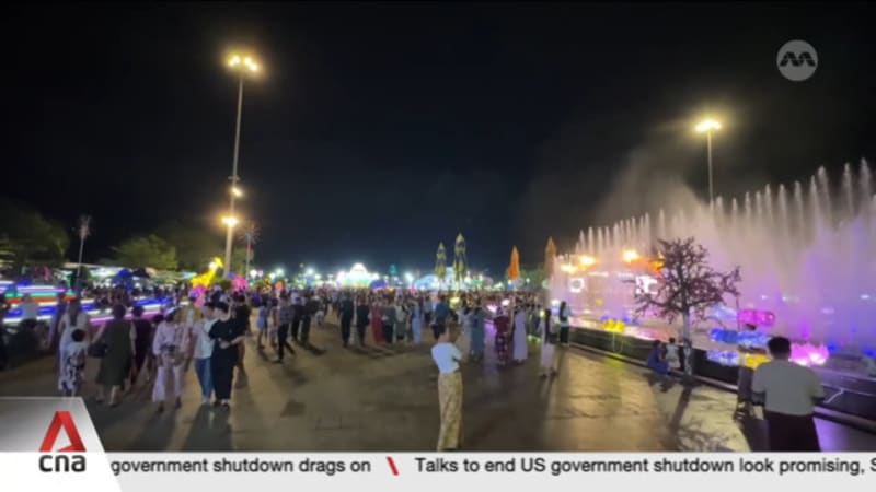 Crowds return to night markets, pagodas in Myanmar to celebrate festivals
