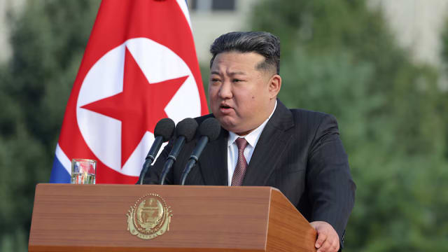 金正恩亲自监督人工智能自杀式无人机测试
