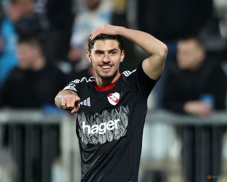 Ligue 1's leading scorer Panichelli suffers knee injury on Argentina duty