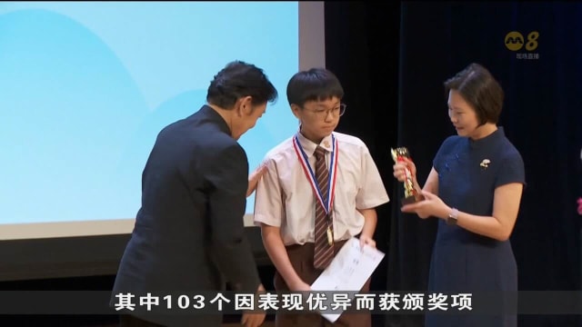 2000多名学生参加今年全国课文朗诵比赛