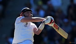 England bowler Atkinson comes off injured in Melbourne test