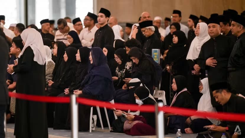 ‘Berkarisma, jujur, mulia’: Penghormatan, sanjungan mencurah-curah bagi mantan PM Malaysia Abdullah Ahmad Badawi ‘Berkarisma, jujur, mulia’: Penghormatan, sanjungan mencurah-curah bagi mantan PM Malaysia Abdullah Ahmad Badawi
