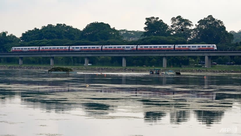 Pelbagai faktor perlu dipertimbang sebelum laluan, stesen MRT baru ditentukan, kata Iswaran Pelbagai faktor perlu dipertimbang sebelum laluan, stesen MRT baru ditentukan, kata Iswaran