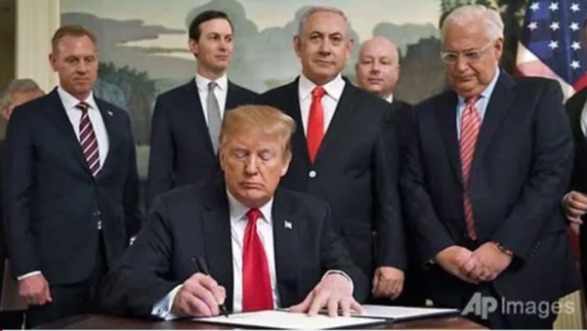 Trump tandatangan pengiktirafan Bukit Golan milik Israel Trump tandatangan pengiktirafan Bukit Golan milik Israel