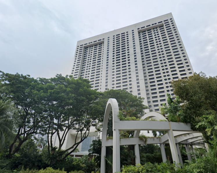 Foreigner, S’porean fiancee charged with conspiring to breach stay-home notice at Ritz-Carlton hotel