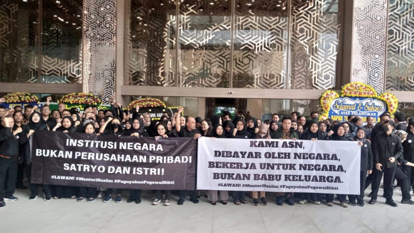 Geger Mendiktisaintek Satryo Brodjonegoro didemo ASN karena zalim dan main tampar Geger Mendiktisaintek Satryo Brodjonegoro didemo ASN karena zalim dan main tampar