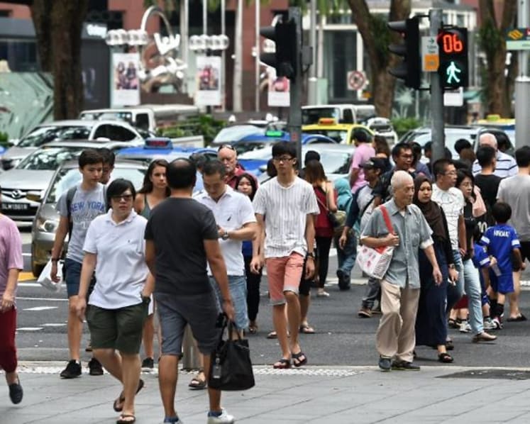'Distracted walking': Should it be made illegal?