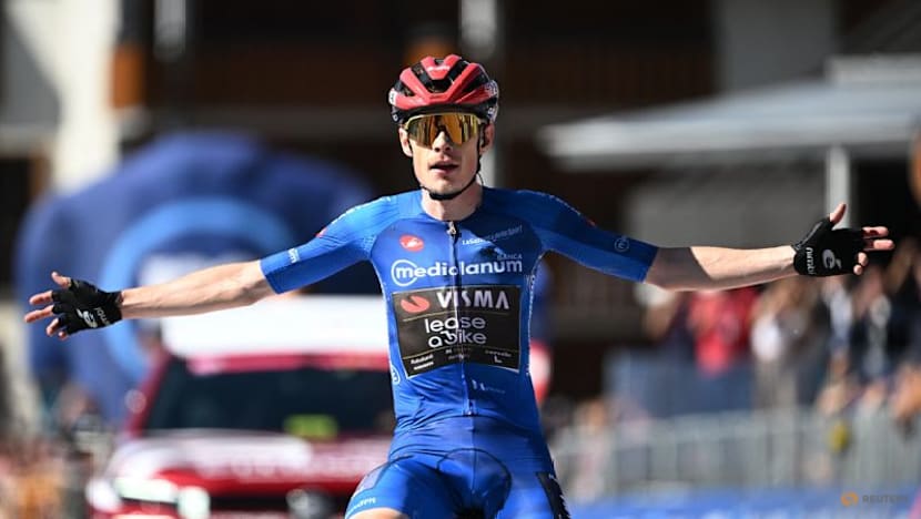 Vingegaard in the pink after climbing to third Giro stage win
