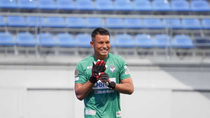 Singapore goalkeeper Hassan Sunny announces retirement from international football Singapore goalkeeper Hassan Sunny announces retirement from international football