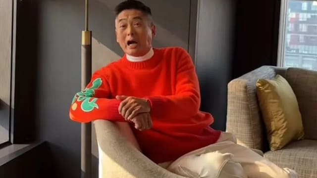 周润发为电影拍摄贺年帅照　摄影师竟是10岁女孩！