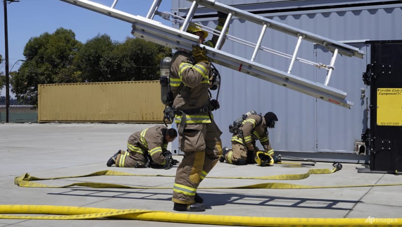 Western fires outpace California effort to fill inmate crews Western fires outpace California effort to fill inmate crews
