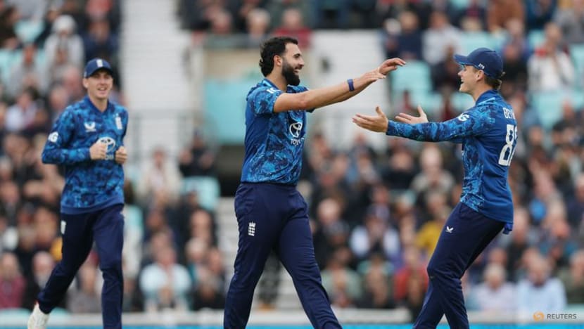 England get on their bikes as Windies sit in traffic jam