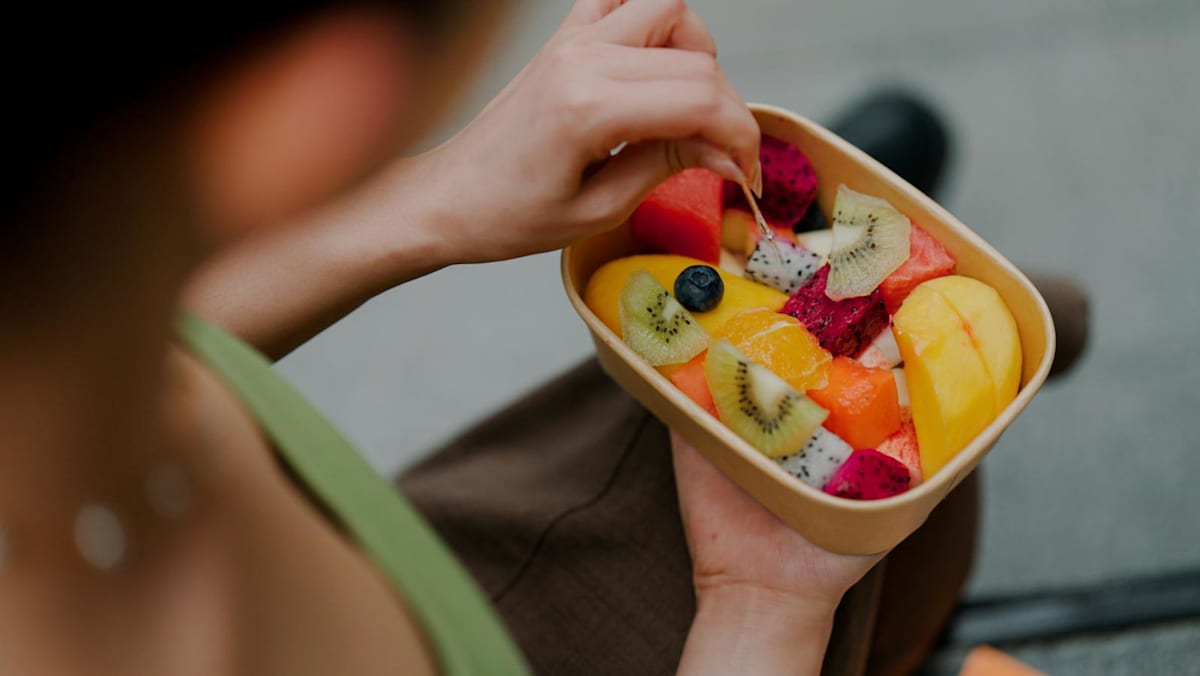 6 places to get wholesale deals, ready-cut fruit at work and premium fruit gifts