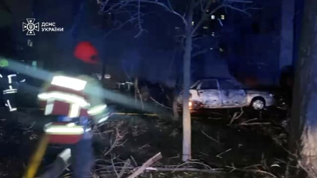 乌克兰苏梅州民宅被俄国导弹击中 十人死亡包括孩童