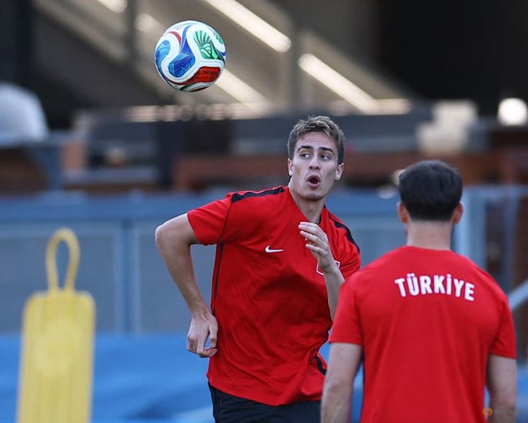 Turkey bring in Yildiz for Paraguay match
